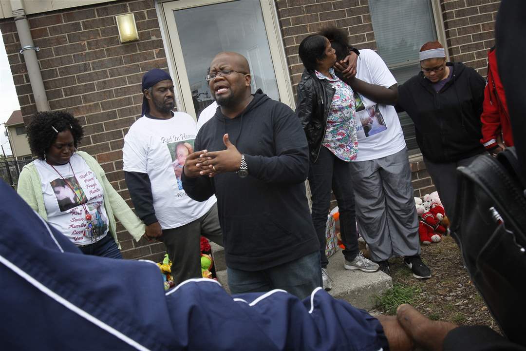 Members-of-the-family-of-Keondra-1-and-Leondra-Hooks