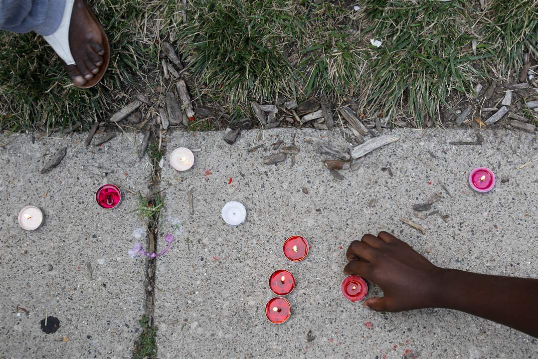 and-friends-of-Keondra-1-and-Leondra-Hooks