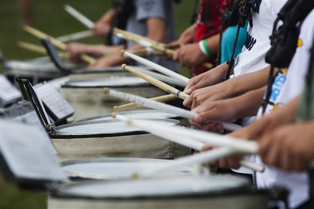 drum-line-marching-band