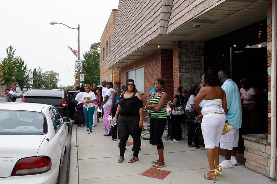 moody-funeral-mourners-leave