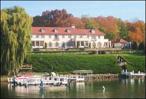 Alta Vista, built in 1920, is one of the grand mansions that line the shore of Geneva Lake in Wisconsin.