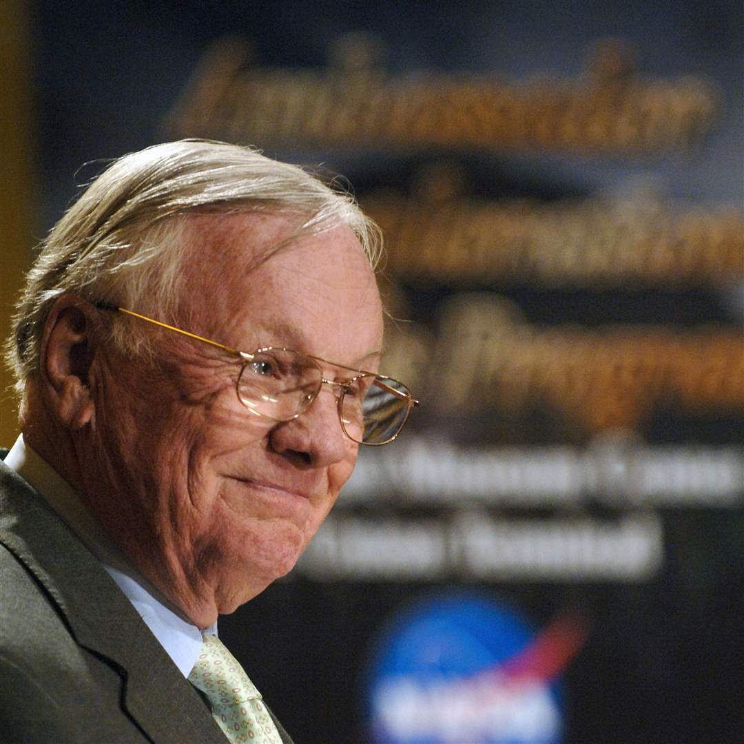 Neil Armstrong 19302012 The Blade