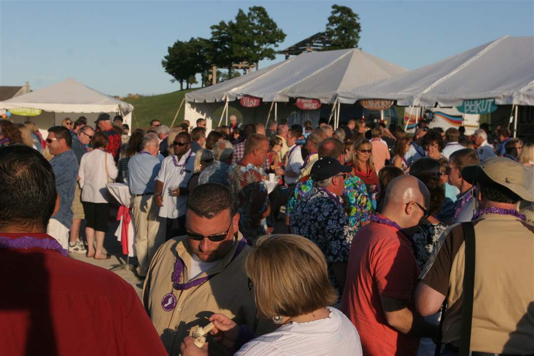 Barefoot-Beach-village