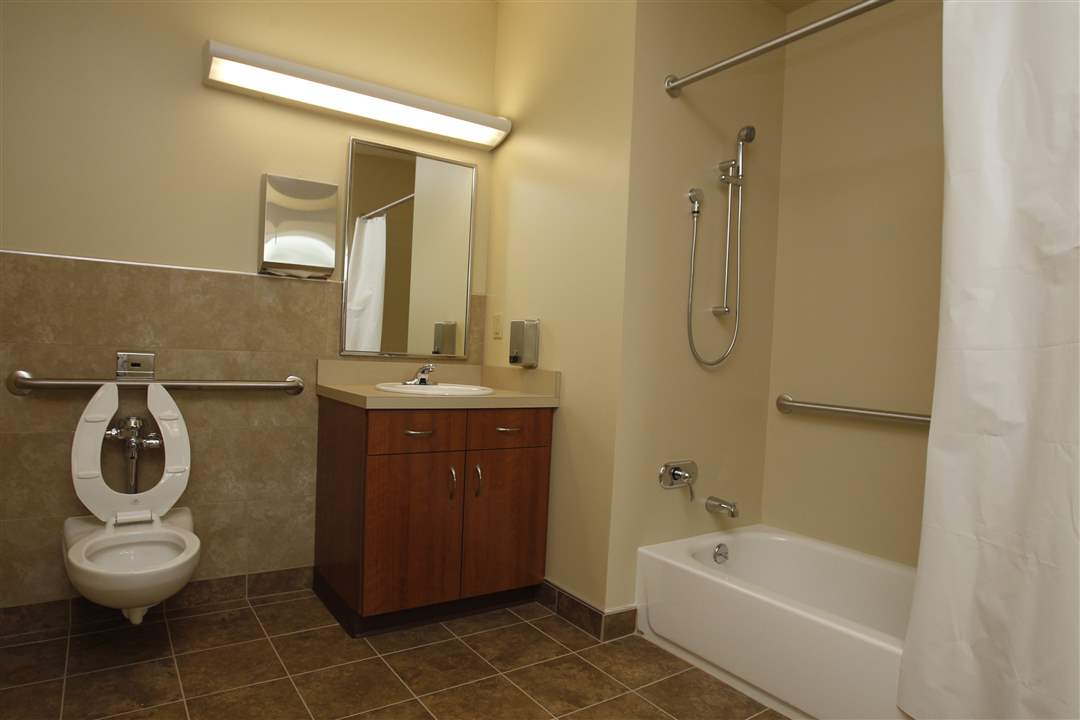 bathroom-therapy-clinic