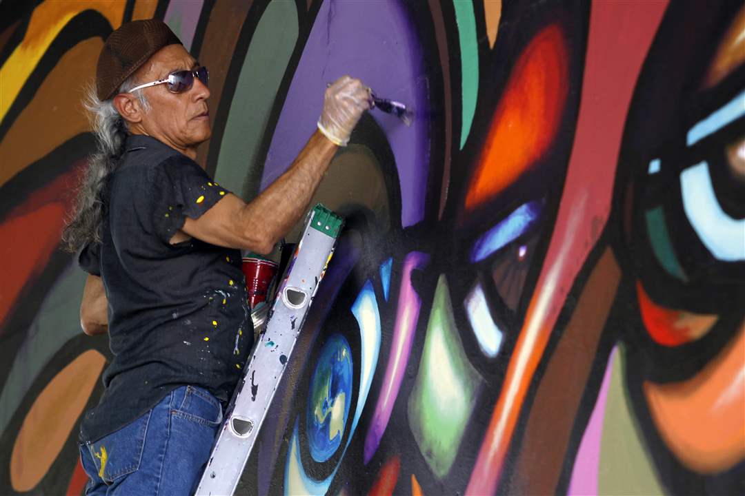 Broadway-murals-Torero-viaduct