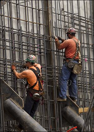 U.S. Steel and the United Steelworkers announced a tentative agreement Sunday on a three-year contract covering more than 16,000 workers at domestic facilities. Details of the contract were not announced.