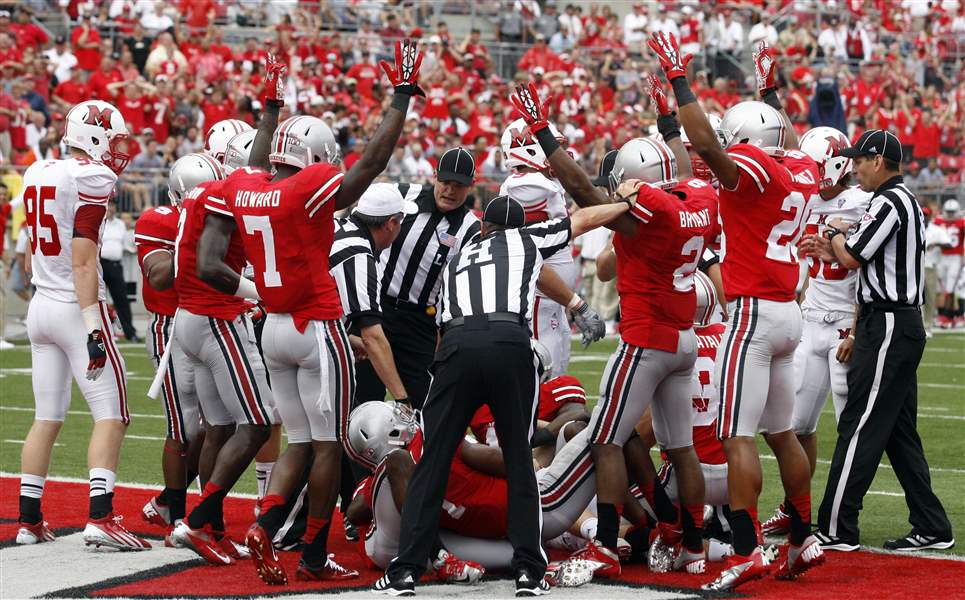 Ohio-State-celebrates-Bradley-Roby-s-touchdown