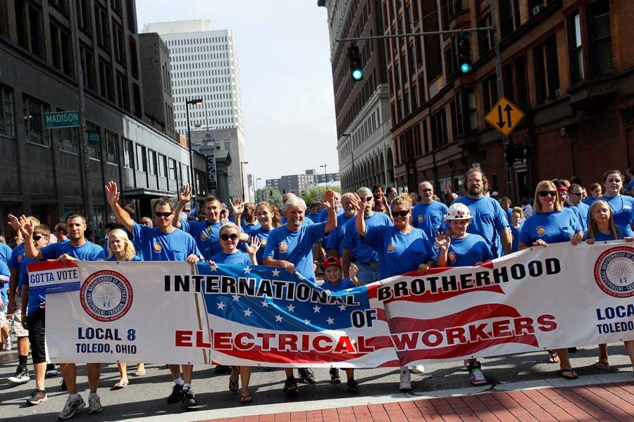 CTY-parade04p-IBE-local-8