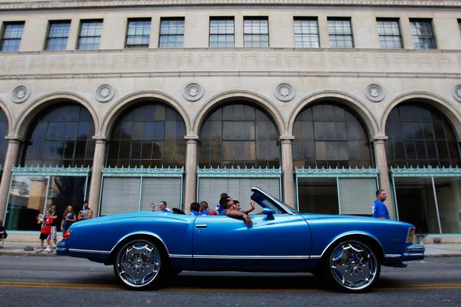 CTY-parade04p-classic-cars