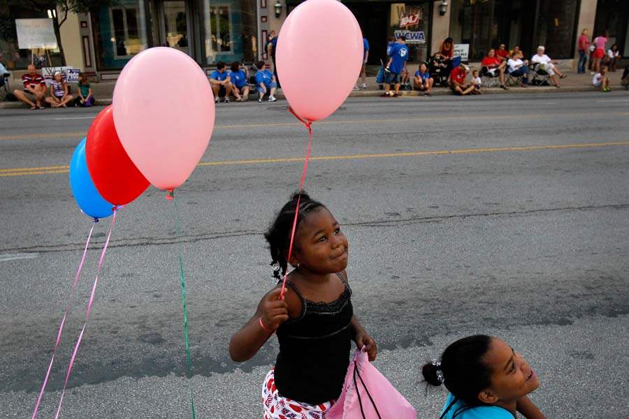 CTY-parade04p-taylor-Lofton