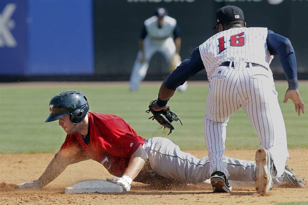 SPT-hens04p-hens-ciriaco-clippers-fedroff