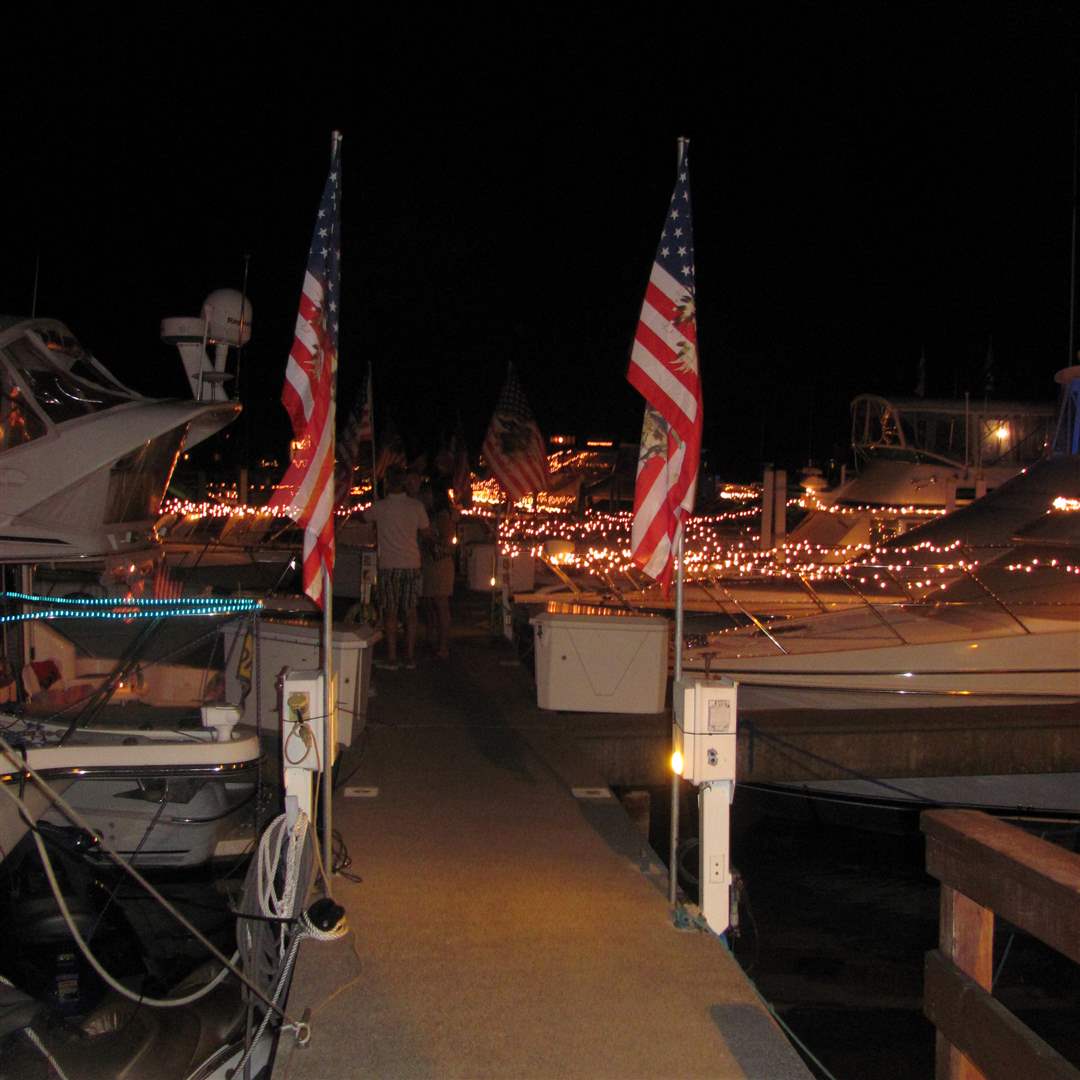 Catawba-Island-Club-boat-lights