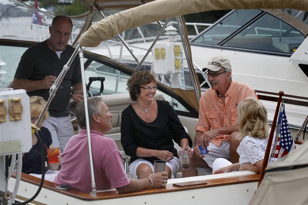 Toledo-Sailing-Club-Ed-Kornmeier-Mike-Schmuhl-Leslie-Schmuhl-Paul-Forquer-Diane-Forquer