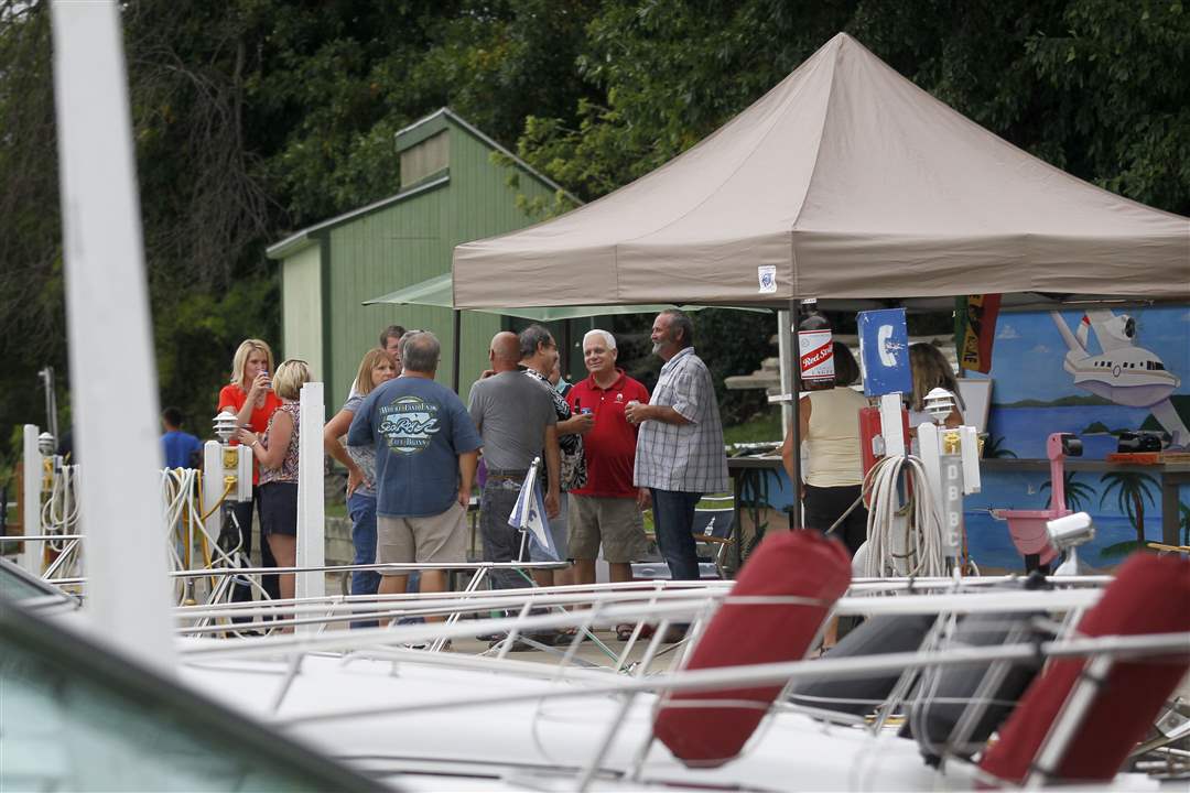Toledo-Sailing-Club-tent