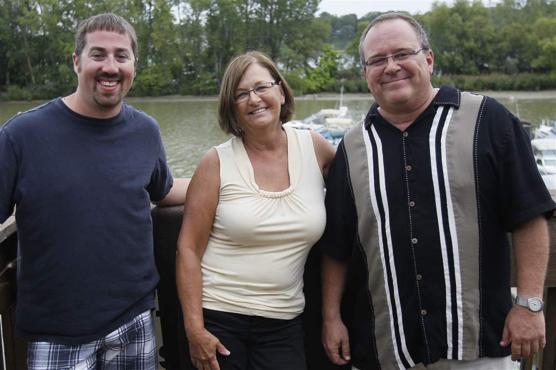 Toledo-Sailing-Club-Dan-Radwanski-Barb-Pfleghaar-Dan-Maenle