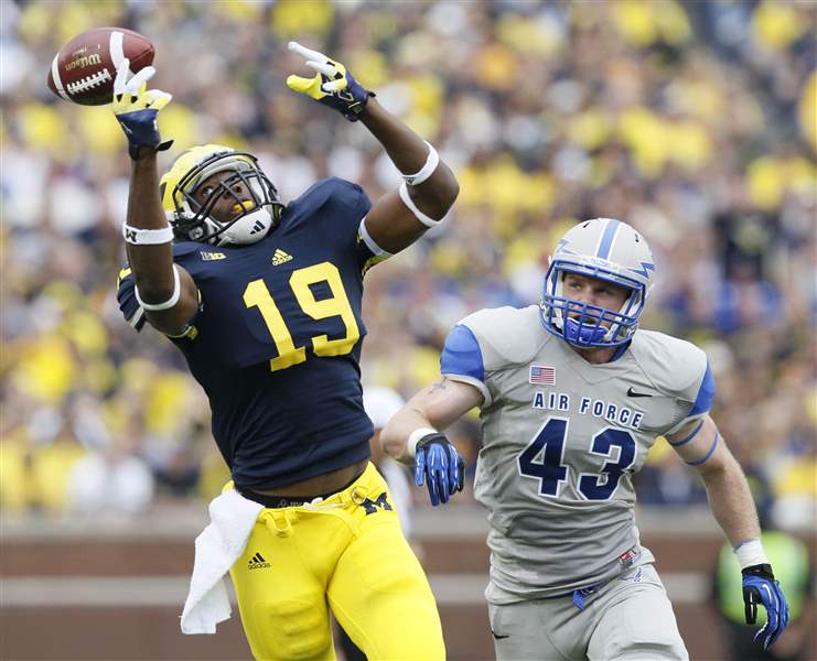 University-of-Michigan-player-Charlie-Zeller