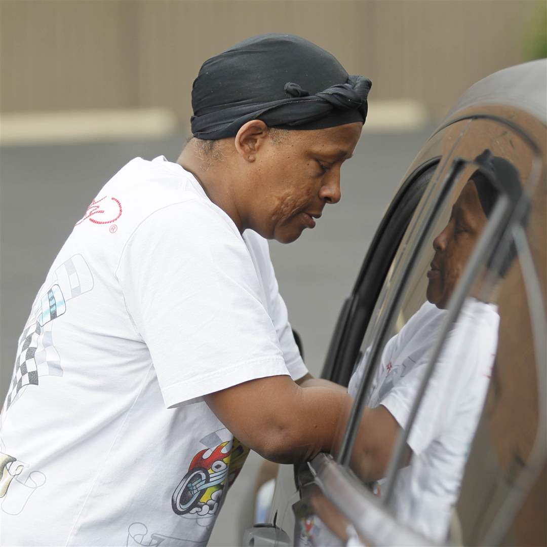 Tonya-Randleman-reacts