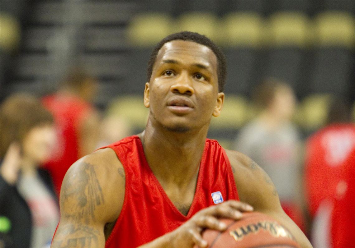William Buford, former standout at Ohio State and Libbey High School, says he will start his professional basketball career in Santiago, Spain.