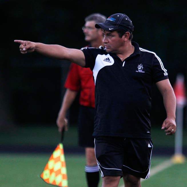 Perrysburg-coach-Jorge-Diaz