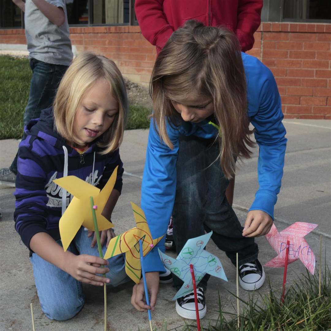 WEBPerry-pinwheels21p-8