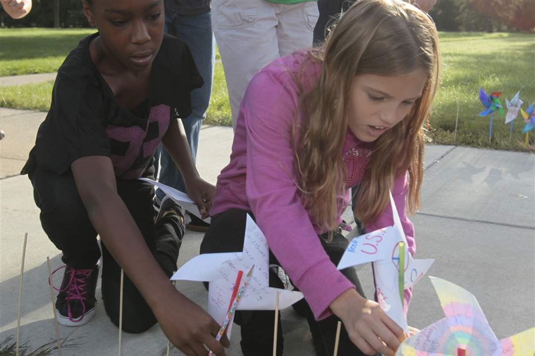 WEBPerry-pinwheels21p-16