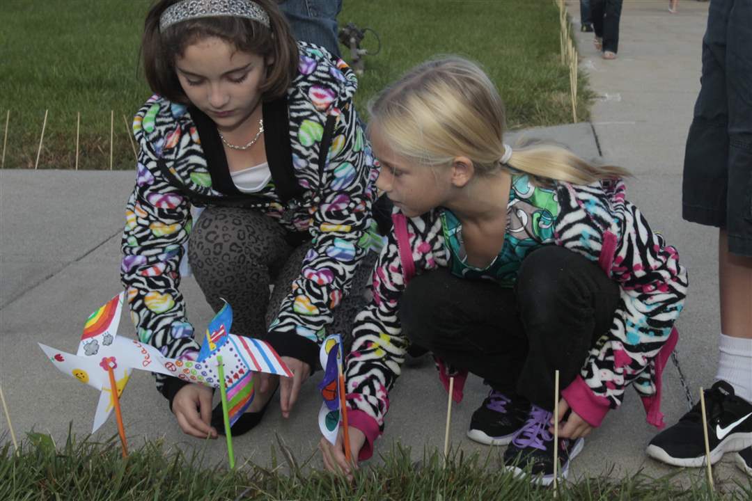 WEBPerry-pinwheels21p-7