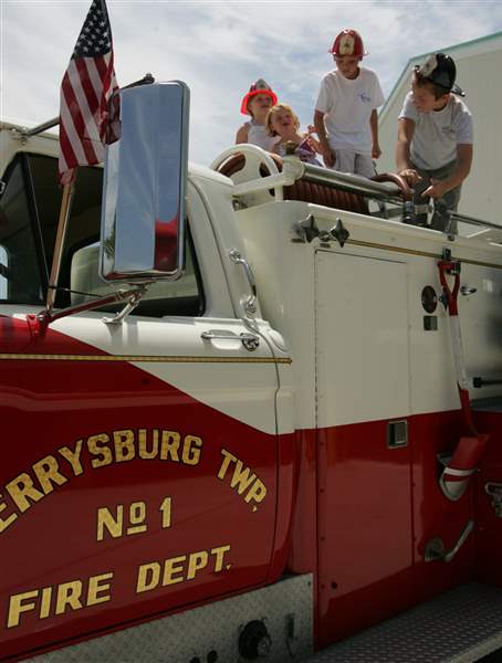 perrysburg-firetrucks
