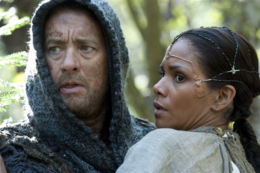 Tom-Hanks-as-Zachry-and-Halle-Berry
