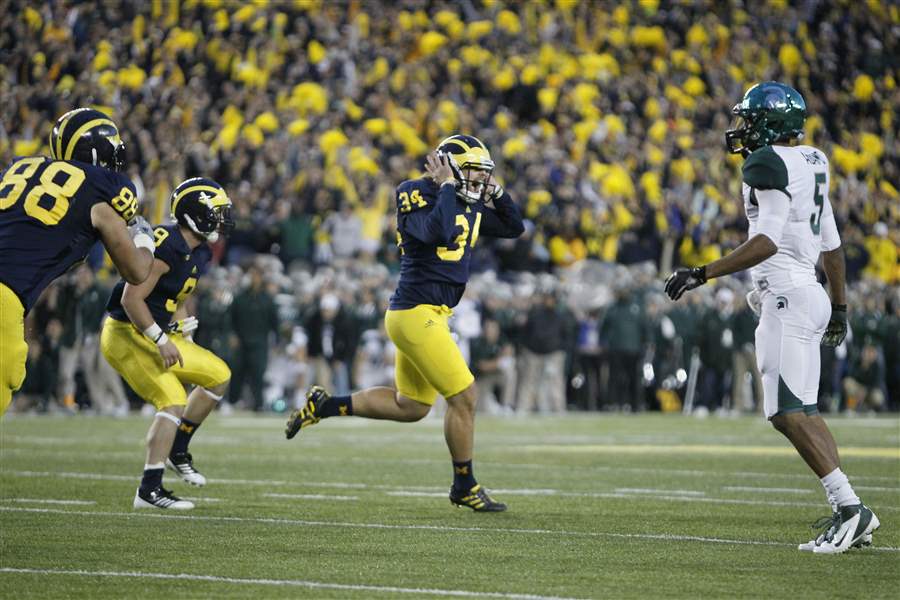 UM-kicker-Gibbons