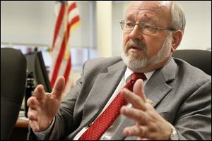 David Berger has been the mayor of the city of Lima since 1989. Although his office is nonpartisan, Mr. Berger is a registered Democrat. 