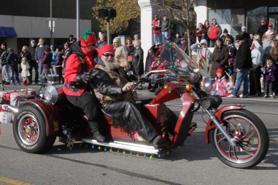 Holiday-Parade-Brothers-of-the-Third-Wheel