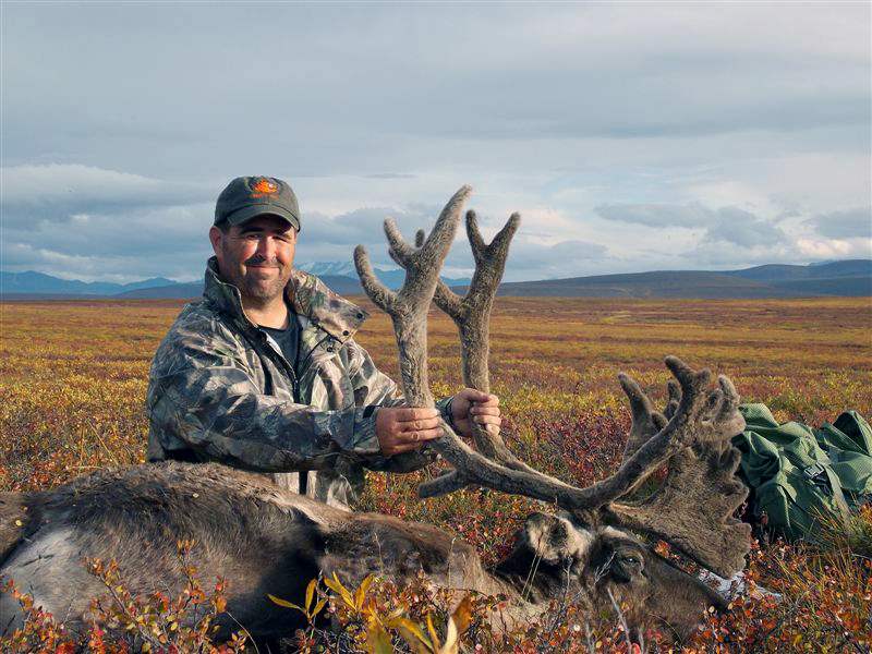 Tim-Newlove-with-trophy-caribou