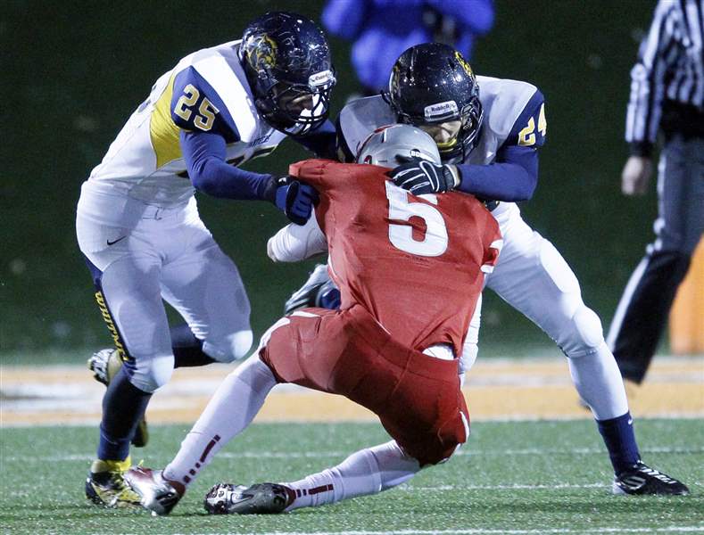 Whitmer-defense-tackle