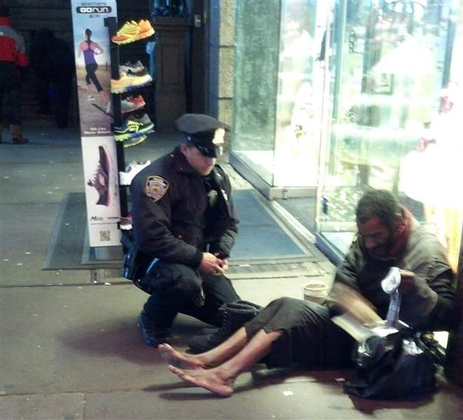A-photo-provided-by-Jennifer-Foster-shows-New-York-City-Police-Officer-Larry-DePrimo