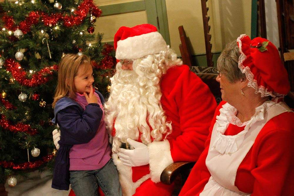Santa-arrives-Brooke-Guyton-asks