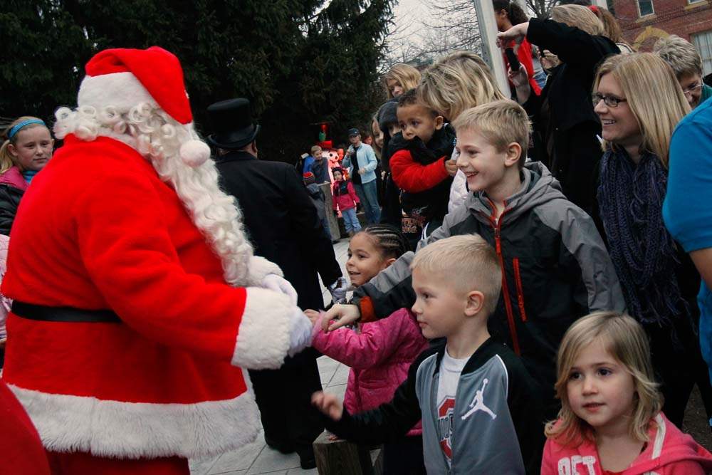 Santa-arrives-Jackson-Prange