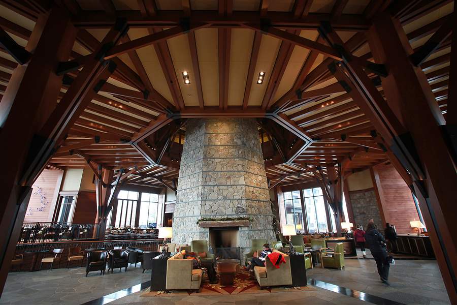 TRAVEL-UST-LAKETAHOE-RESORTS-5-LA