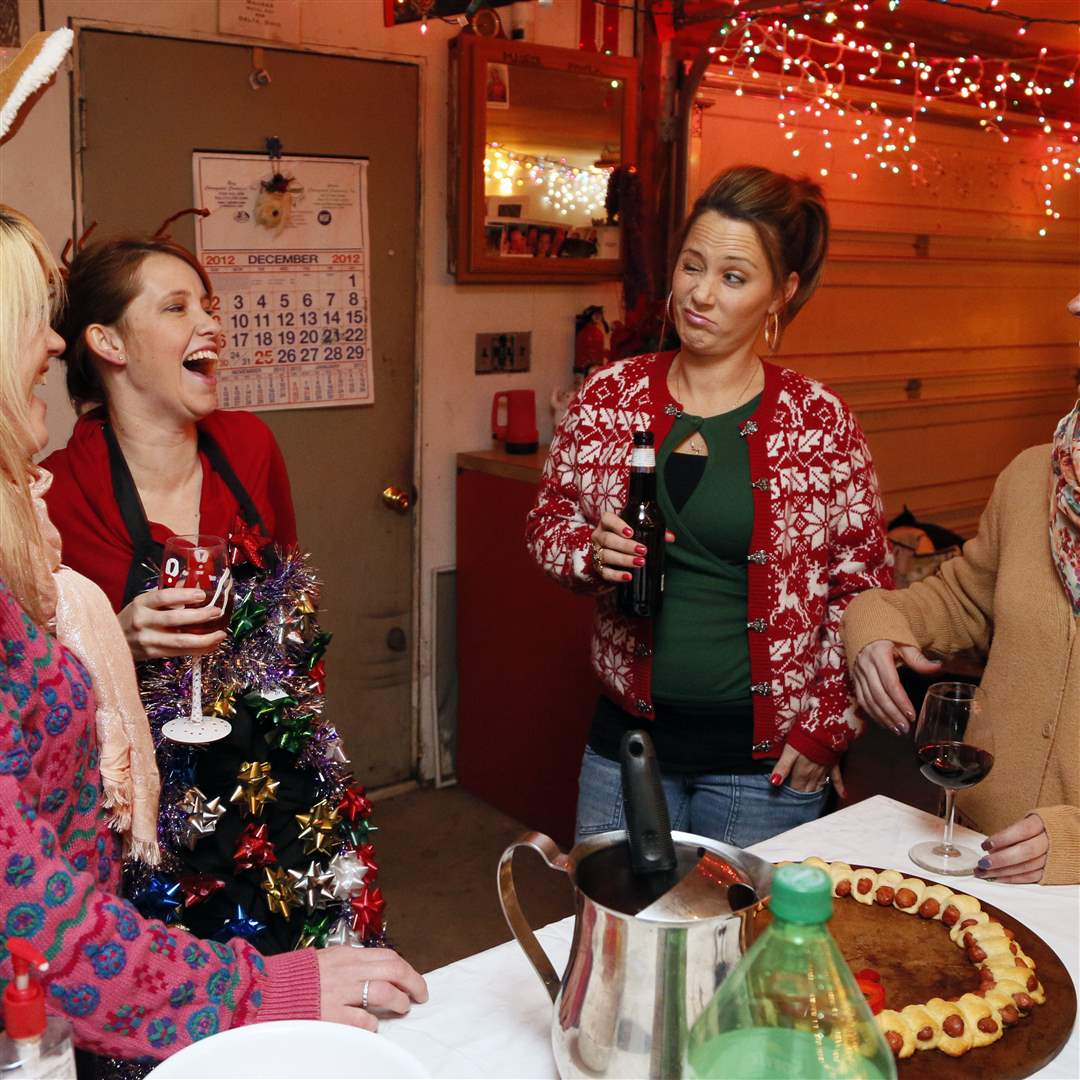 FEA-UGLYSWEATERS08p-9