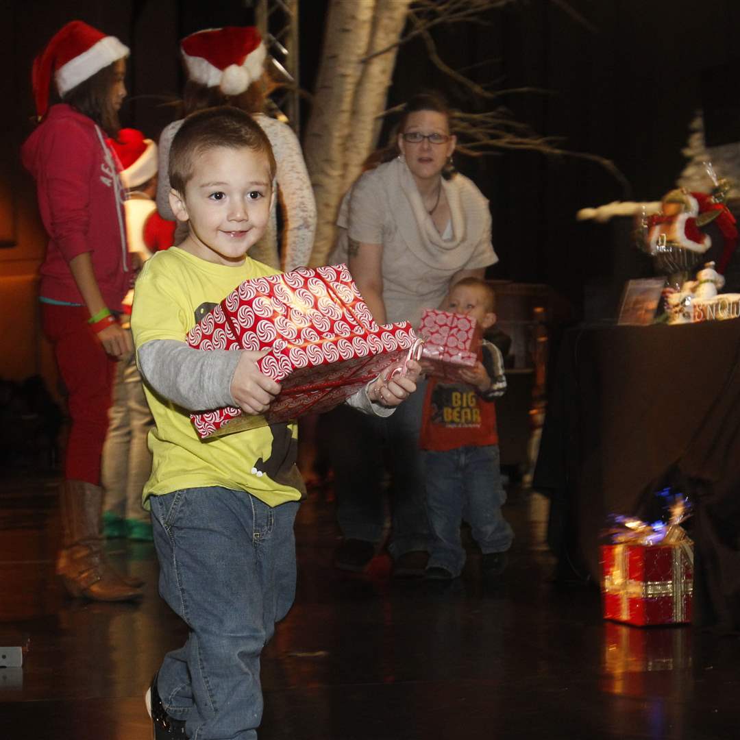 SOC-boygirls04p-adam-Chandler