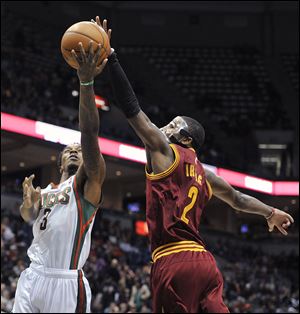 Kyrie Irving, who had 26 points to lead Cleveland, made one of two free throws with 9.5 seconds left in the game to help lift the Cavs.