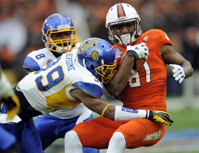 CORRECTION-Military-Bowl-Football-Chris-Gallon