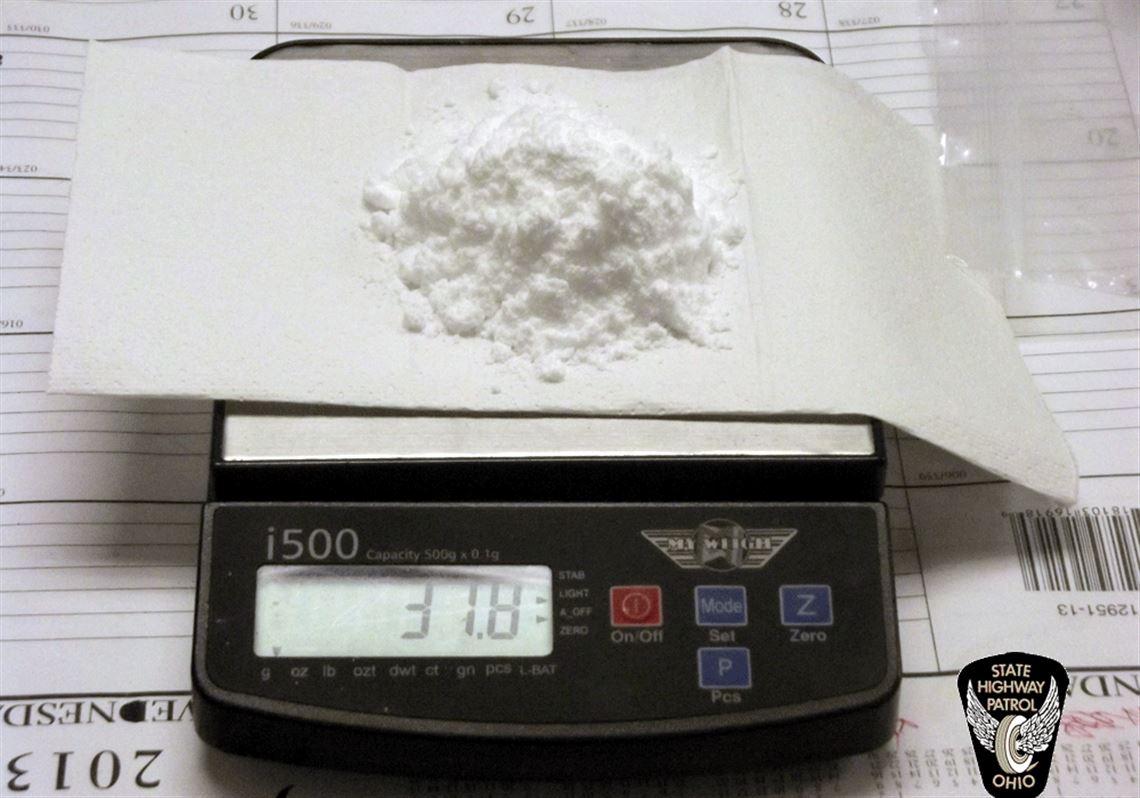 Весы показывают 10 грамм. Кокаин 0.05 грамм. Грамм кокаина. 1 Грамм кокаина на весах. 0.5 Грамм кокаина.