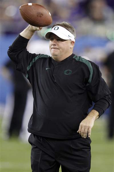 Fiesta-Bowl-Football-Chip-kelly-toss