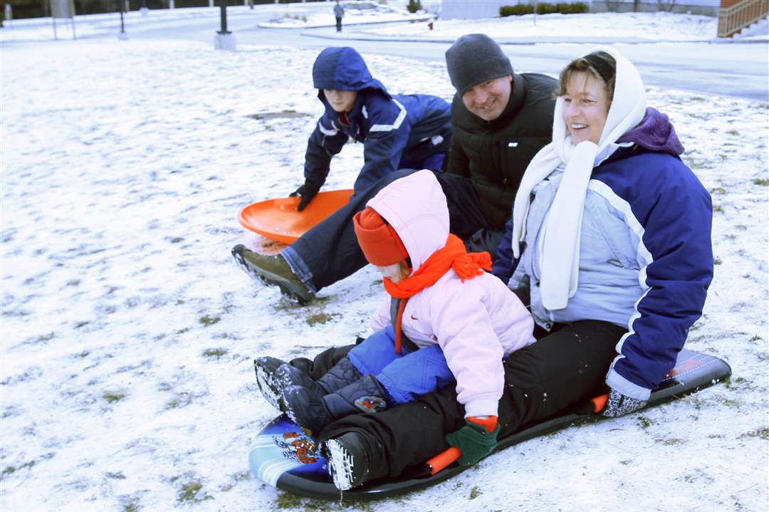 WEBSylv-rover27p-sledders-unidentified