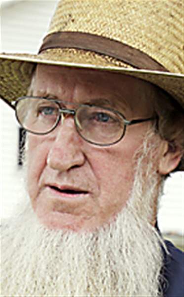 Amish-attacks-sam-mullet