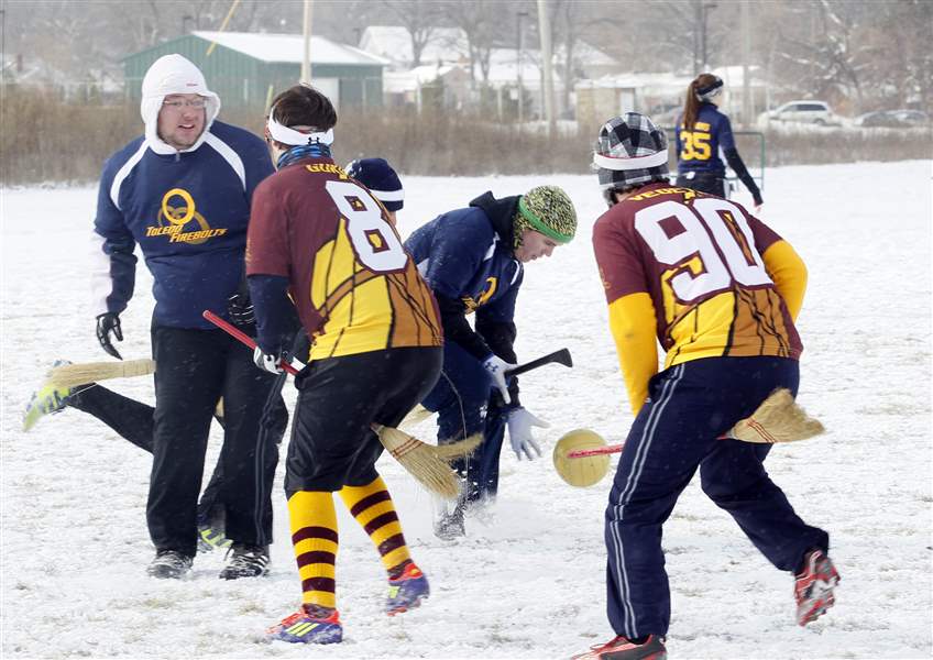 MAG-QUIDDITCH10p-ut-vs-loyola