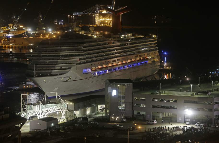 Disabled-Cruise-Ship-Mobile-River