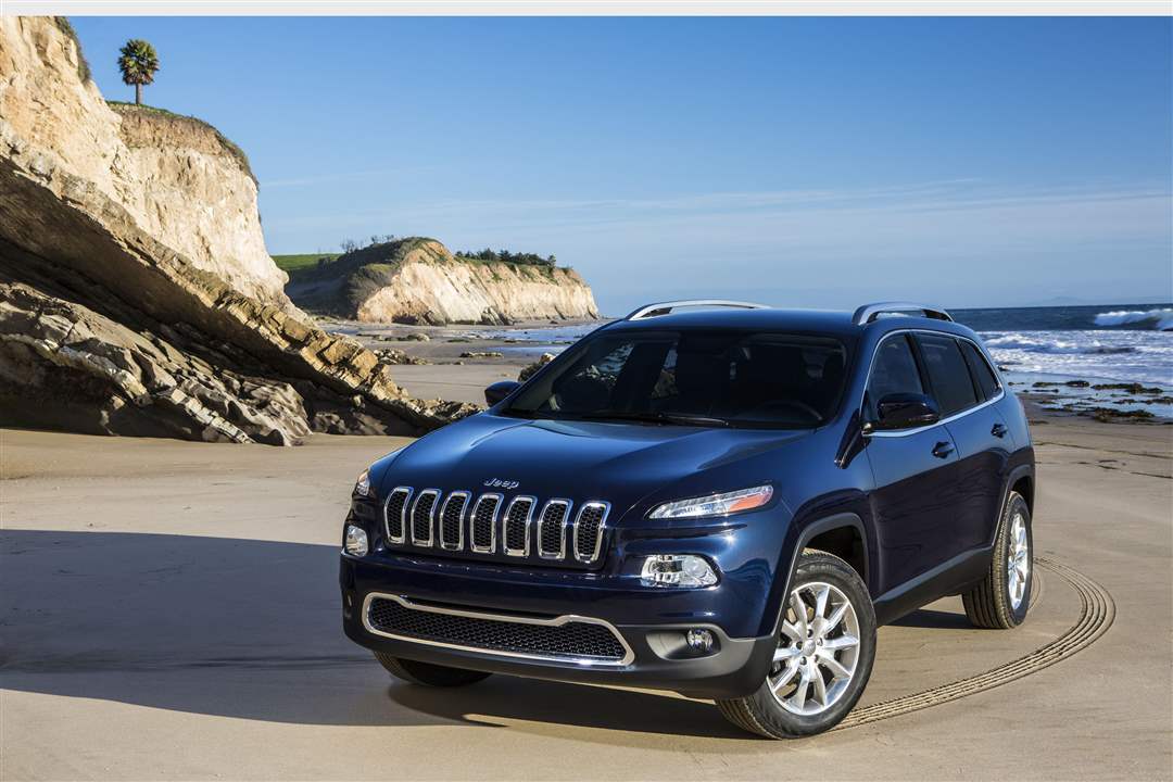 CHRYSLER-GROUP-LLC-LEAD-4