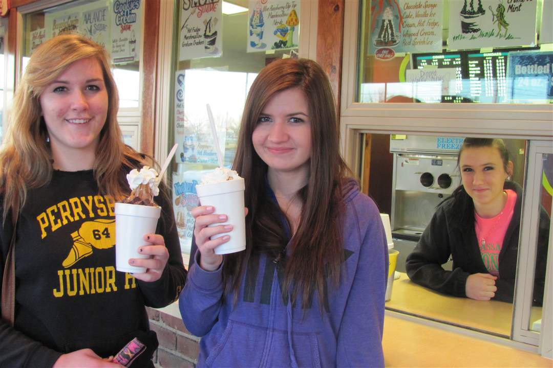 mr-freeze-alaena-wright-callie-wilczymski