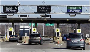 The House is ex­pected to vote to­day on the plan to nearly qua­dru­ple the toll road’s debt to gen­er­ate $1.5 bil­lion in new high­way and bridge con­struc­tion cash. 